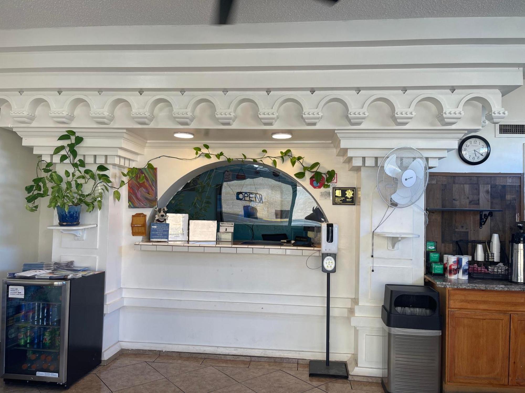 Windsor Inn Lake Havasu City Exterior foto